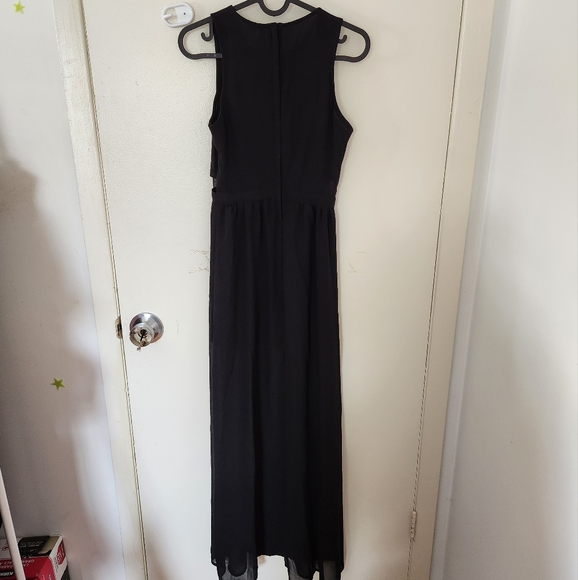 Banquet Dress - Picture 2 of 3